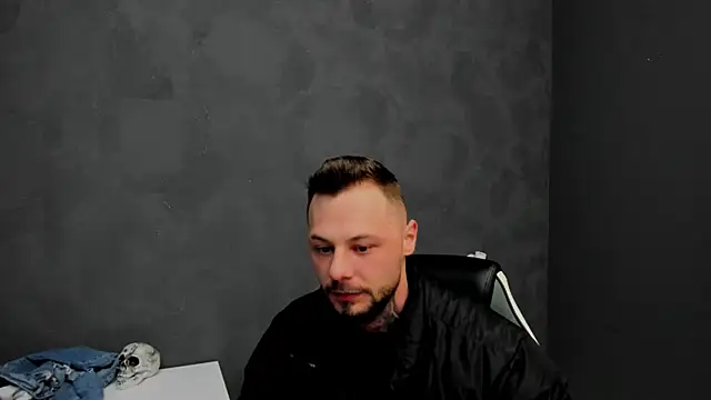 Snapshot of BrianHunts chatting on February 12, 2025, 5:26 am BrianHunts online show from February 12, 2025, 5:26 am