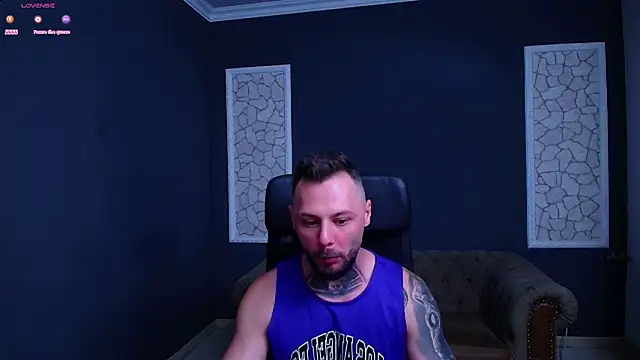Snapshot of BrianHunts chatting on October 15, 2025, 4:45 am BrianHunts online show from October 15, 2025, 4:45 am