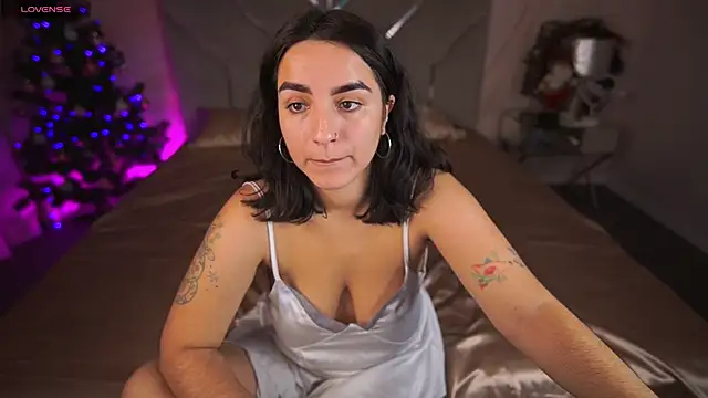 Snapshot of Daphne_Moss chatting on January 18, 2025, 2:02 pm Daphne Moss online show from January 18, 2025, 2:02 pm