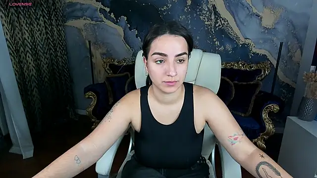 Snapshot of Daphne_Moss chatting on March 14, 2025, 1:57 pm Daphne Moss online show from March 14, 2025, 1:57 pm