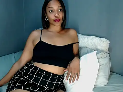  MoniqueLovay  online show from October 12, 2025, 4:22 am
