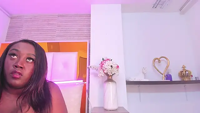 Snapshot of ShaniaBrownn chatting on January 15, 2025, 11:08 pm ShaniaBrownn online show from January 15, 2025, 11:08 pm