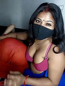 Snapshot of cutee__crazy chatting on September 11, 2025, 5:35 pm cutee  crazy online show from September 11, 2025, 5:35 pm