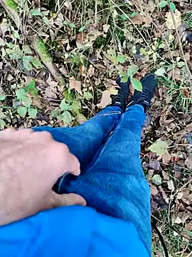 Snapshot of Boring_one chatting on November 6, 2025, 1:45 pm Boring one online show from November 6, 2025, 1:45 pm