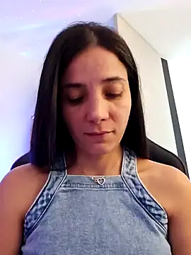 Snapshot of miaeyes chatting on December 31, 2024, 4:46 pm miaeyes online show from December 31, 2024, 4:46 pm