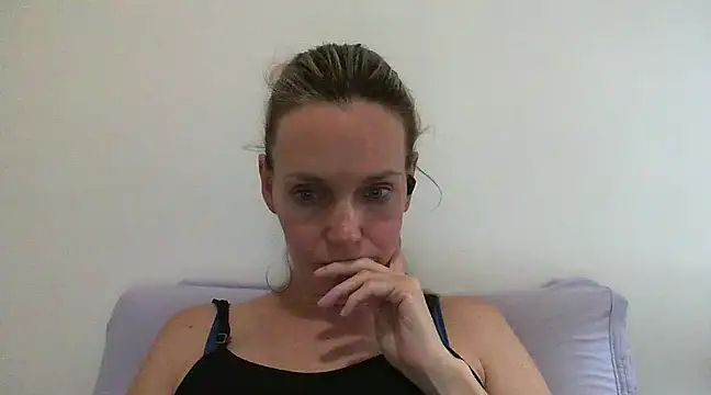 Annylove1 online show from January 17, 2025, 12:10 am
