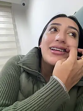 Snapshot of Hannahoff chatting on February 8, 2025, 3:08 am Hannahoff online show from February 8, 2025, 3:08 am