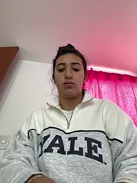 Snapshot of Hannahoff chatting on March 18, 2025, 10:15 pm Hannahoff online show from March 18, 2025, 10:15 pm