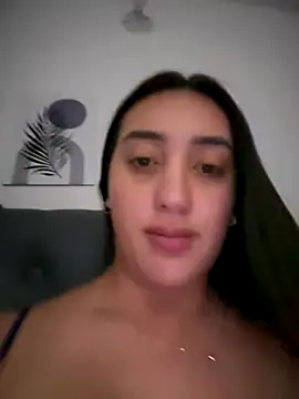 Snapshot of Hannahoff chatting on October 12, 2025, 9:47 pm Hannahoff online show from October 12, 2025, 9:47 pm