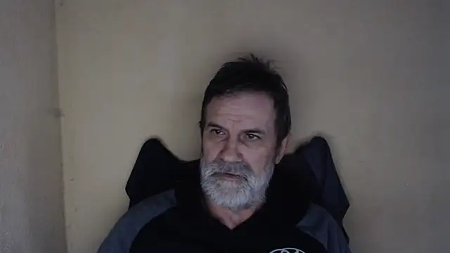 Snapshot of AlexNudo chatting on October 3, 2025, 7:27 am AlexNudo online show from October 3, 2025, 7:27 am