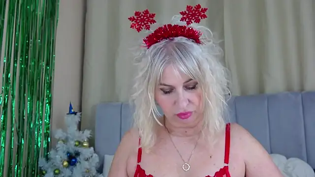 Snapshot of Barbie_Blond_ chatting on December 27, 2024, 2:33 pm Barbie Blond  online show from December 27, 2024, 2:33 pm