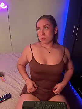 Snapshot of Im_sophiie chatting on February 14, 2025, 9:13 am Im sophiie online show from February 14, 2025, 9:13 am