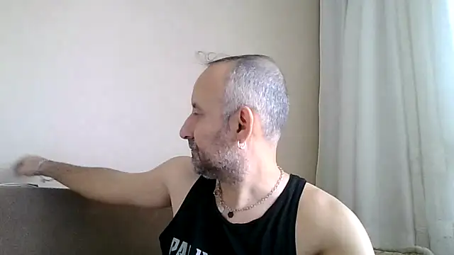 Snapshot of BuckWessle chatting on November 3, 2025, 10:05 am BuckWessle online show from November 3, 2025, 10:05 am