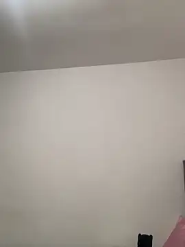 Snapshot of Kataliina chatting on February 13, 2025, 10:43 pm Kataliina online show from February 13, 2025, 10:43 pm