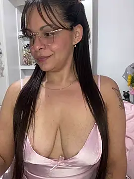 Snapshot of Kataliina chatting on March 21, 2025, 5:21 am Kataliina online show from March 21, 2025, 5:21 am