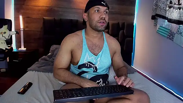 Snapshot of anthonylatynxd chatting on February 13, 2025, 10:11 pm anthonylatynxd online show from February 13, 2025, 10:11 pm