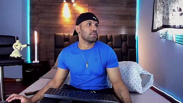 Snapshot of anthonylatynxd chatting on February 16, 2025, 3:27 pm anthonylatynxd online show from February 16, 2025, 3:27 pm