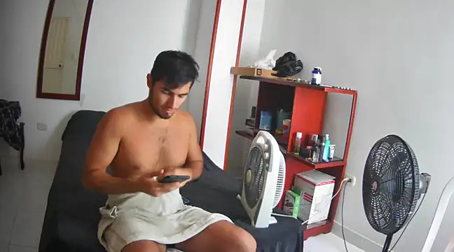 Snapshot of lechero226 chatting on January 24, 2025, 3:45 pm lechero226 online show from January 24, 2025, 3:45 pm