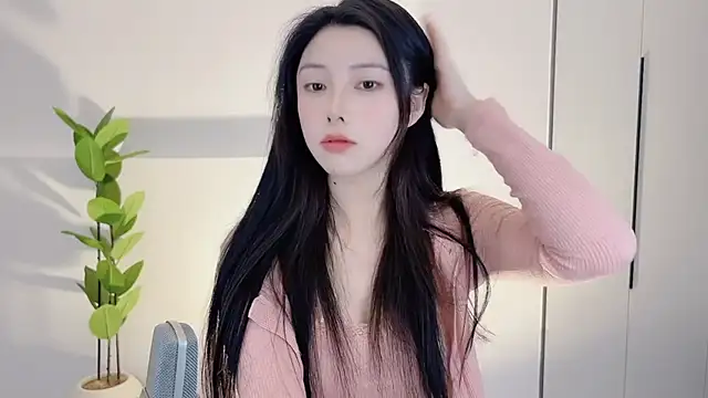 Snapshot of HaagenDazs_ chatting on February 20, 2025, 12:57 pm HaagenDazs  online show from February 20, 2025, 12:57 pm
