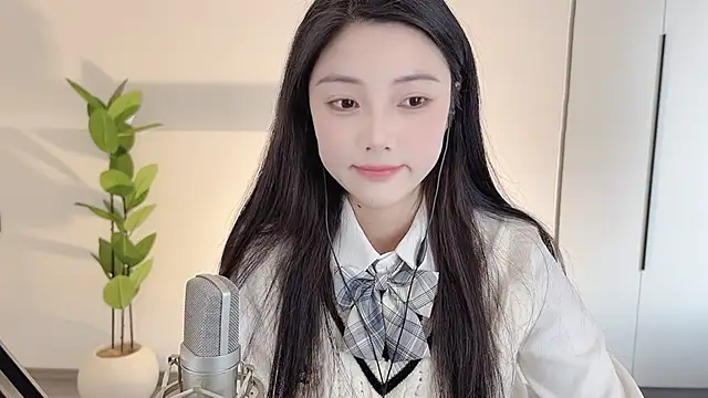 Snapshot of HaagenDazs_ chatting on February 22, 2025, 5:44 am HaagenDazs  online show from February 22, 2025, 5:44 am