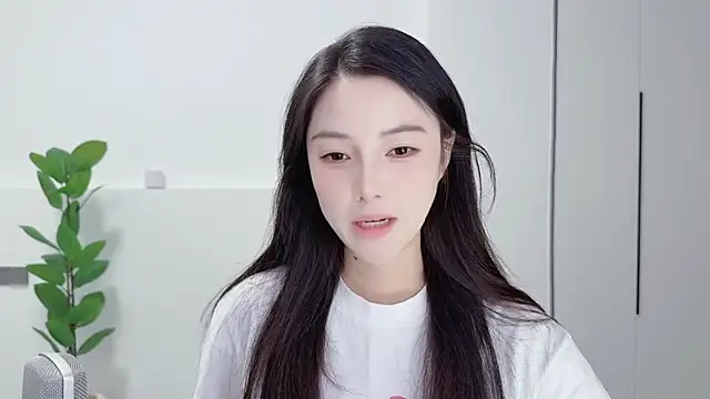 Snapshot of HaagenDazs_ chatting on September 18, 2025, 12:51 pm HaagenDazs  online show from September 18, 2025, 12:51 pm