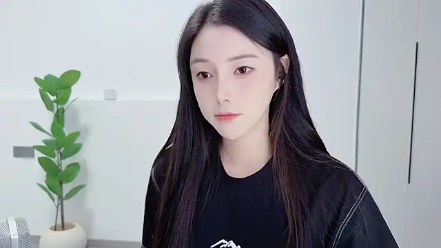 Snapshot of HaagenDazs_ chatting on October 2, 2025, 12:56 pm HaagenDazs  online show from October 2, 2025, 12:56 pm