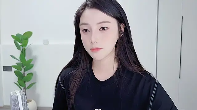 Snapshot of HaagenDazs_ chatting on October 8, 2025, 1:09 pm HaagenDazs  online show from October 8, 2025, 1:09 pm