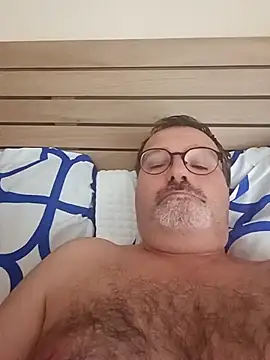 Snapshot of mike9473 chatting on September 11, 2025, 6:46 am mike9473 online show from September 11, 2025, 6:46 am