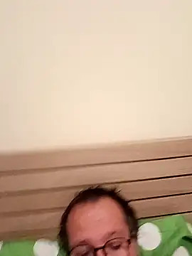 Snapshot of mike9473 chatting on September 28, 2025, 8:47 pm mike9473 online show from September 28, 2025, 8:47 pm