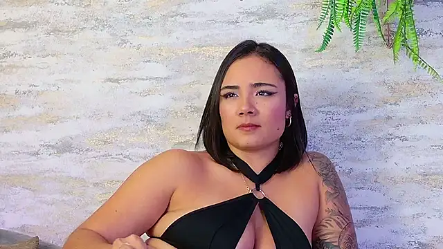 Lea Foster online show from March 6, 2025, 10:15 pm