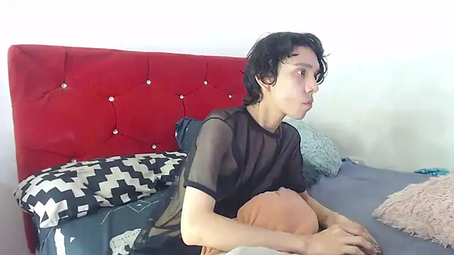 Snapshot of LAICK_01 chatting on September 15, 2025, 7:58 pm LAICK 01 online show from September 15, 2025, 7:58 pm