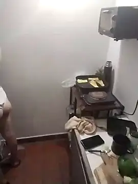 Snapshot of deftoolceles chatting on December 28, 2024, 12:04 am deftoolceles online show from December 28, 2024, 12:04 am