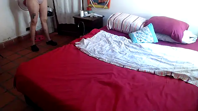 Snapshot of deftoolceles chatting on October 9, 2025, 3:43 pm deftoolceles online show from October 9, 2025, 3:43 pm