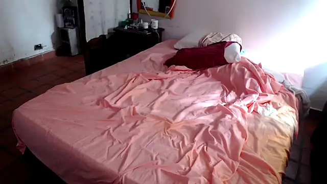 Snapshot of deftoolceles chatting on October 22, 2025, 10:59 am deftoolceles online show from October 22, 2025, 10:59 am