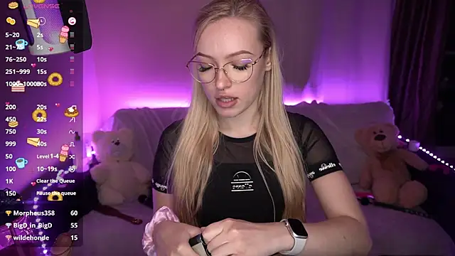 Snapshot of AmandaFiree chatting on December 14, 2024, 5:25 pm AmandaFiree online show from December 14, 2024, 5:25 pm