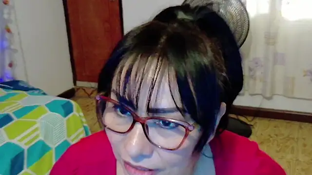 Snapshot of hottplay chatting on December 21, 2024, 4:36 pm hottplay online show from December 21, 2024, 4:36 pm