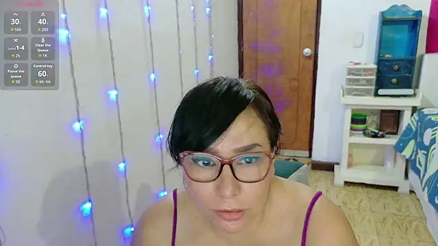 Snapshot of hottplay chatting on September 13, 2025, 4:07 pm hottplay online show from September 13, 2025, 4:07 pm