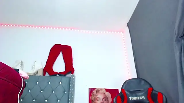 Snapshot of party_aass chatting on December 30, 2024, 9:40 pm party aass online show from December 30, 2024, 9:40 pm