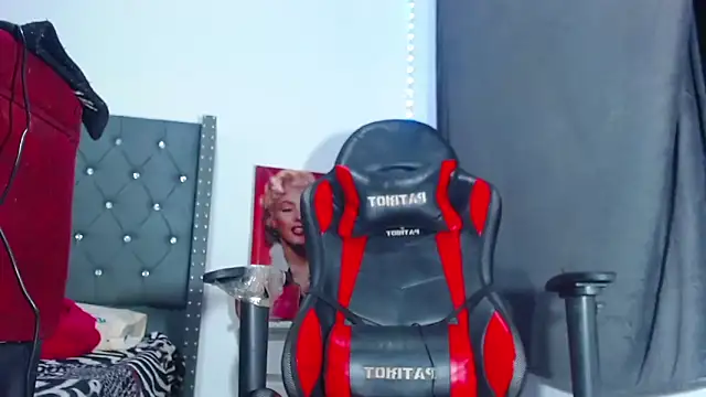 Snapshot of party_aass chatting on February 20, 2025, 11:21 pm party aass online show from February 20, 2025, 11:21 pm