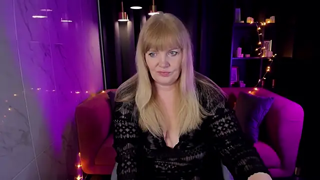 Snapshot of NicoleKind chatting on January 5, 2025, 5:20 am NicoleKind online show from January 5, 2025, 5:20 am