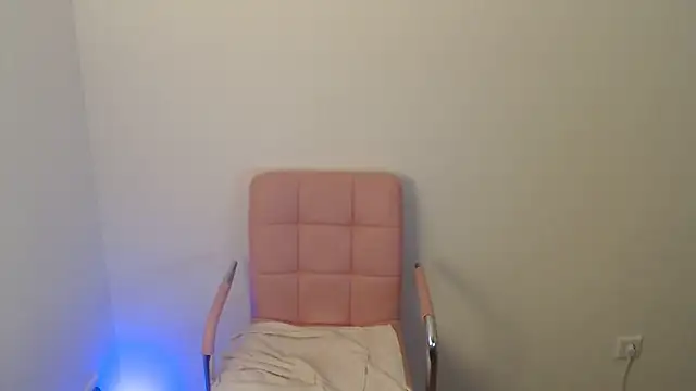 Snapshot of Selina-666 chatting on December 8, 2024, 7:05 am Selina-666 online show from December 8, 2024, 7:05 am