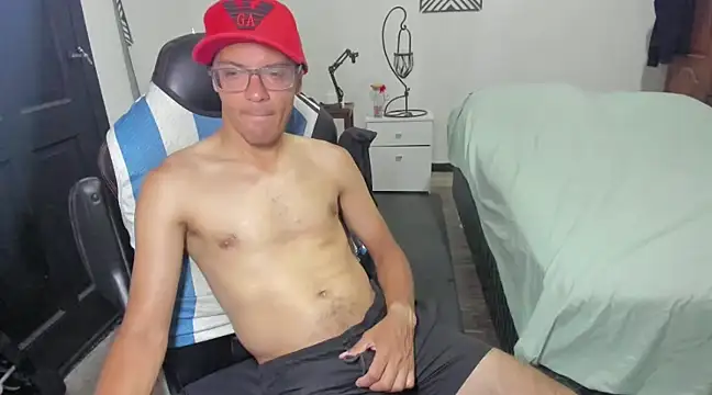 Snapshot of guachin_hunk chatting on January 18, 2025, 5:48 pm guachin hunk online show from January 18, 2025, 5:48 pm