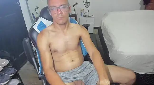 Snapshot of guachin_hunk chatting on February 16, 2025, 4:53 am guachin hunk online show from February 16, 2025, 4:53 am