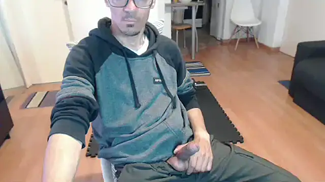 Snapshot of guachin_hunk chatting on September 27, 2025, 12:15 am guachin hunk online show from September 27, 2025, 12:15 am