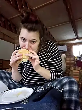 Snapshot of Snowbunnycake_131 chatting on December 5, 2024, 8:44 pm Snowbunnycake 131 online show from December 5, 2024, 8:44 pm