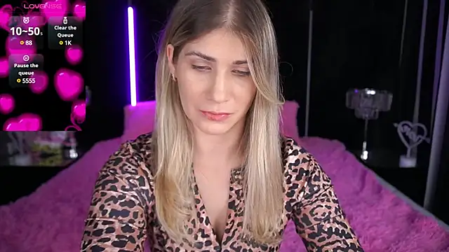 Snapshot of CassandraGood chatting on December 3, 2024, 10:50 am CassandraGood online show from December 3, 2024, 10:50 am