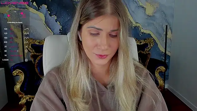 Snapshot of CassandraGood chatting on December 9, 2024, 11:56 pm CassandraGood online show from December 9, 2024, 11:56 pm