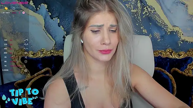 Snapshot of CassandraGood chatting on December 13, 2024, 11:28 pm CassandraGood online show from December 13, 2024, 11:28 pm