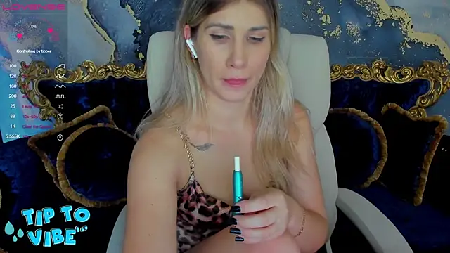 Snapshot of CassandraGood chatting on December 14, 2024, 2:34 am CassandraGood online show from December 14, 2024, 2:34 am