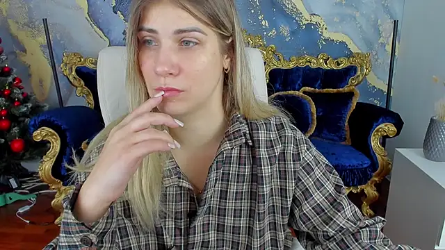 Snapshot of CassandraGood chatting on January 16, 2025, 6:35 am CassandraGood online show from January 16, 2025, 6:35 am